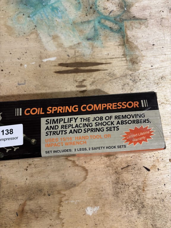 Coil spring compressor - Image 2