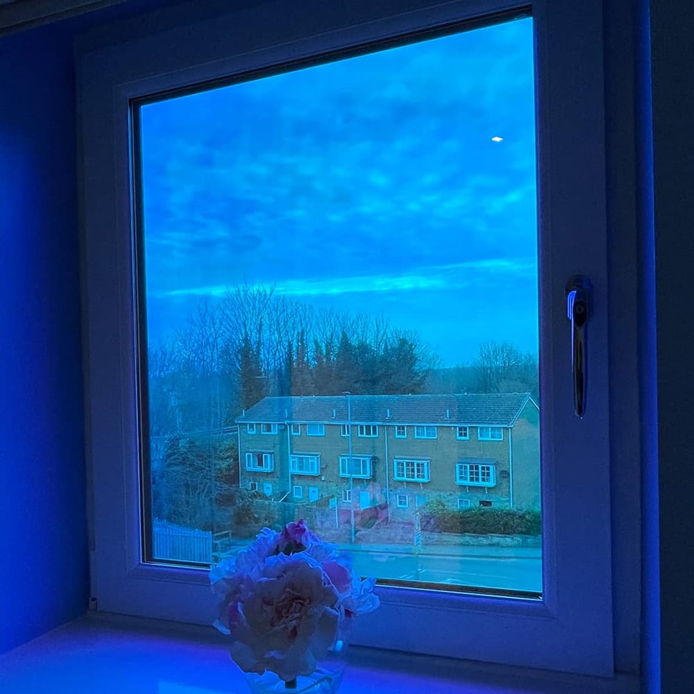 SAMPLE: Aurora Dichroic Window Film