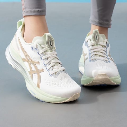 아식스 여성 러닝화 GEL-KAYANO 32 CP