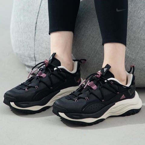 아디다스 MAXXWAVY 블랙 여성 어글리슈즈