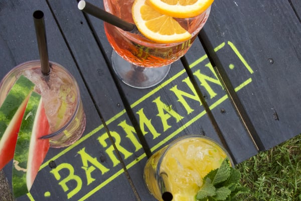 Leckere und kreative Cocktails gemixt von Barmann