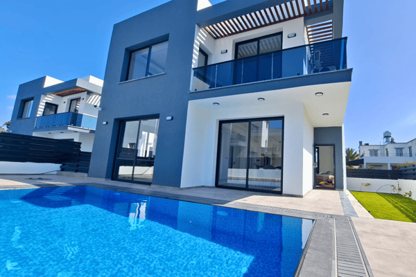 A peaceful villa where mountain views, a rooftop escape, and a private pool come together for effortless Mediterranean living.