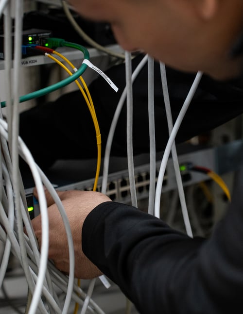 Support-Workflow mit Headset-gestützter Remote-Fehlerdiagnose und Ticket-Management