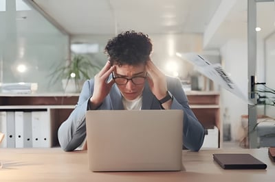 Support bottleneck – overloaded helpdesk team with long wait times for issue resolution