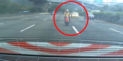 Scooter Sürücüsü Zincirleme Kazaya Neden Oldu - VIDEO
