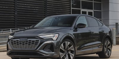 Audi Q8 e-tron 2024: Elektrikli Güç ve Lüksün Mükemmel Uyumu