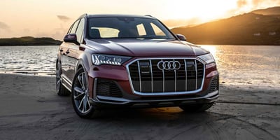 2020 Audi Q7 Bordo Gövde Rengi Nasıl? [video]