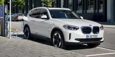 Yeni BMW iX3 Elektrikli SUV Özellikleri Belli Oldu