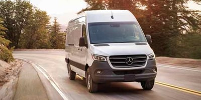 124.000'den Fazla Mercedes-Benz Sprinter Geri Çağırılıyor