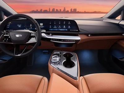 Yeni Cadillac Optiq'in İç Mekanı Lyriq ile Aynı DNA'yı Paylaşıyor