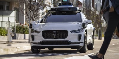 Waymo Robotaxi San Francisco'da Bisikletliye Çarptı