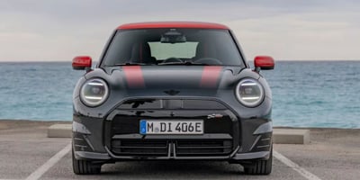 Mini Cooper SE Electric: Efsanevi Tasarımın Elektrikle Buluşması