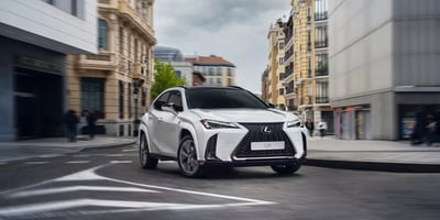 2025 Lexus UX Daha Güçlü ve Verimli Hibrit Motora Kavuşuyor