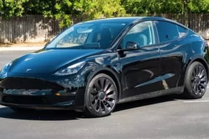 Haberler Elektrikli Araç Pazarı Büyümeye Devam Ediyor: Tesla'nın Yeni Modeli Rekabeti Kızıştırıyor
