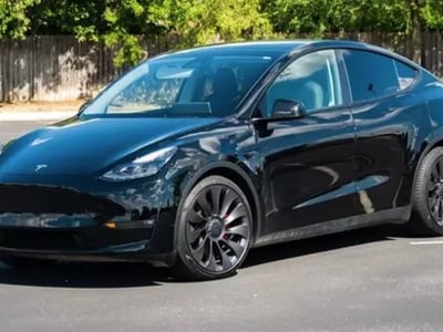 Haberler Elektrikli Araç Pazarı Büyümeye Devam Ediyor: Tesla'nın Yeni Modeli Rekabeti Kızıştırıyor