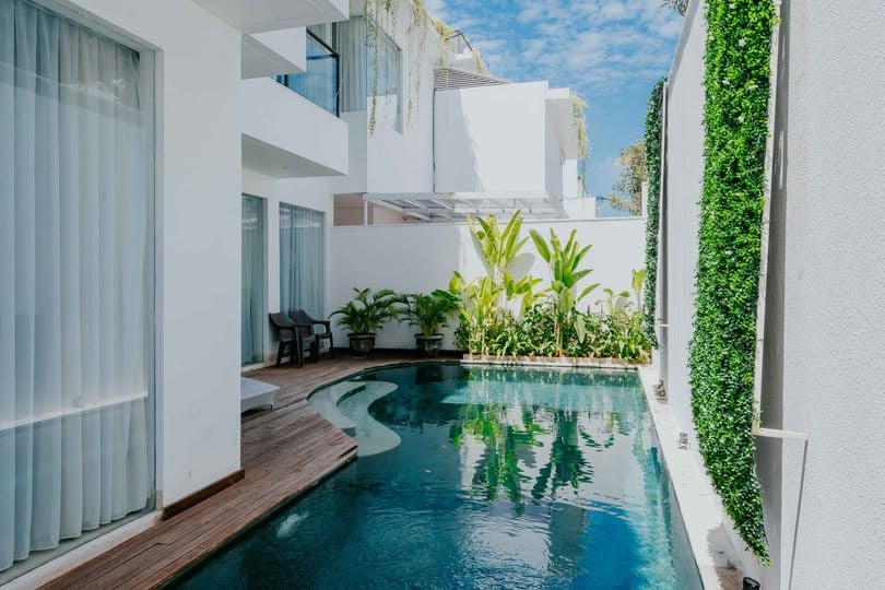 4BR Villa – Ungasan – Inside villa complex