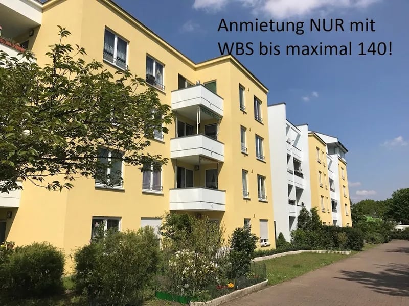 3Rm Apartment – Friedrichsfelde, Berlin – green courtyard & terrace