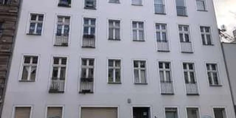 3Rm Apartment – Neukölln – bathtub bathroom
