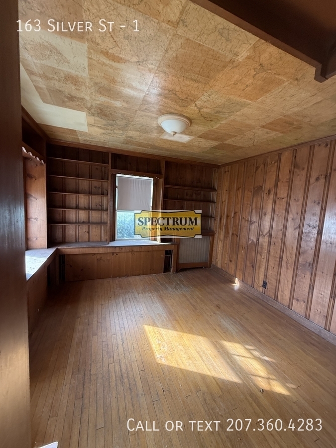 Commercial For Lease – 163 Silver St – 4,282 SF