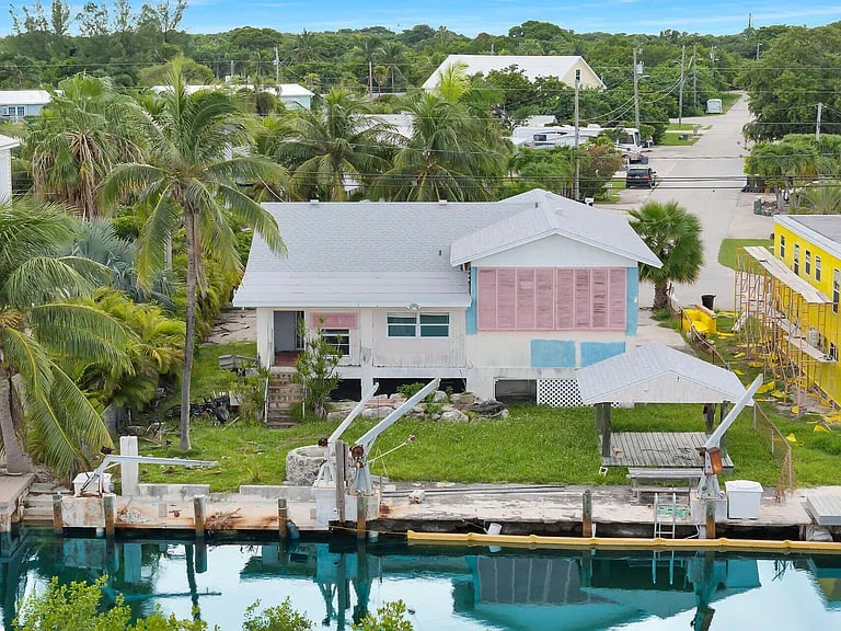 1600 Dolphin Drive