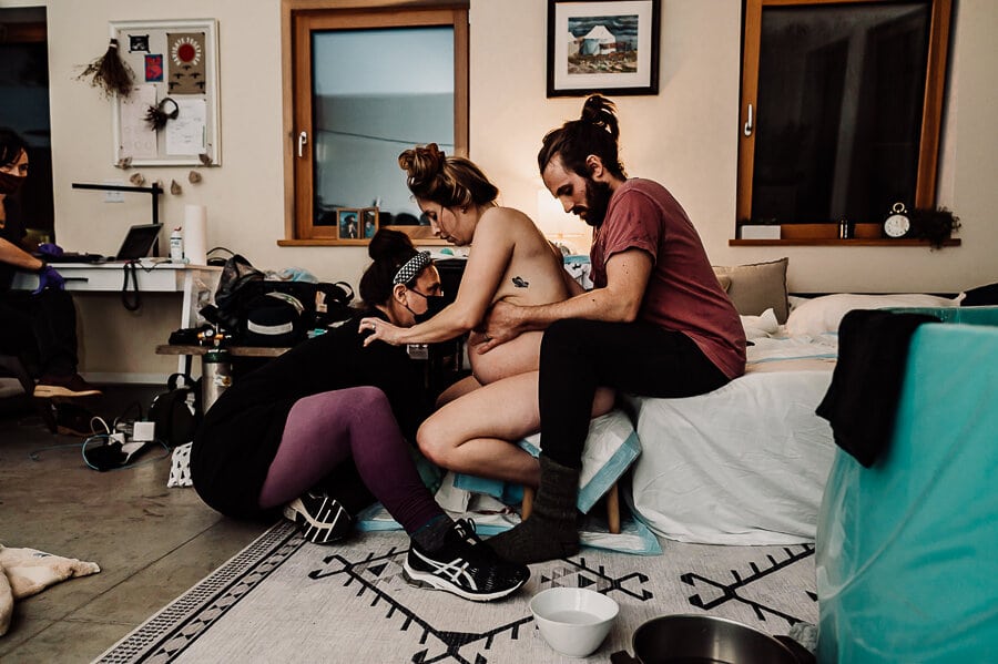 Maine-birth-photographer-midwife-doula-homebirth-31.jpg