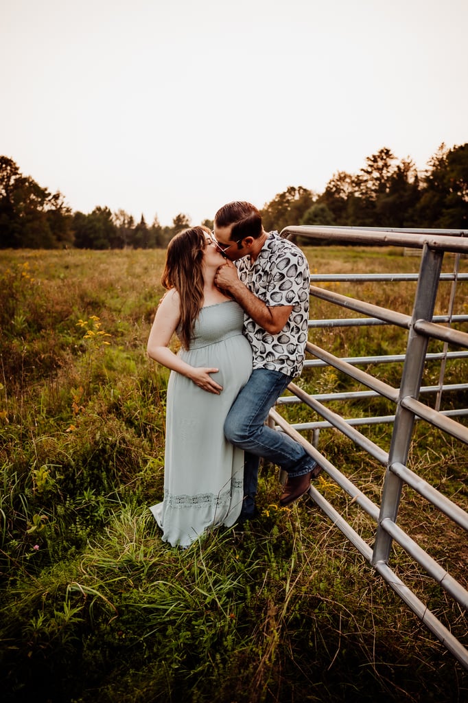 Maine maternity photoshoot with alpaca