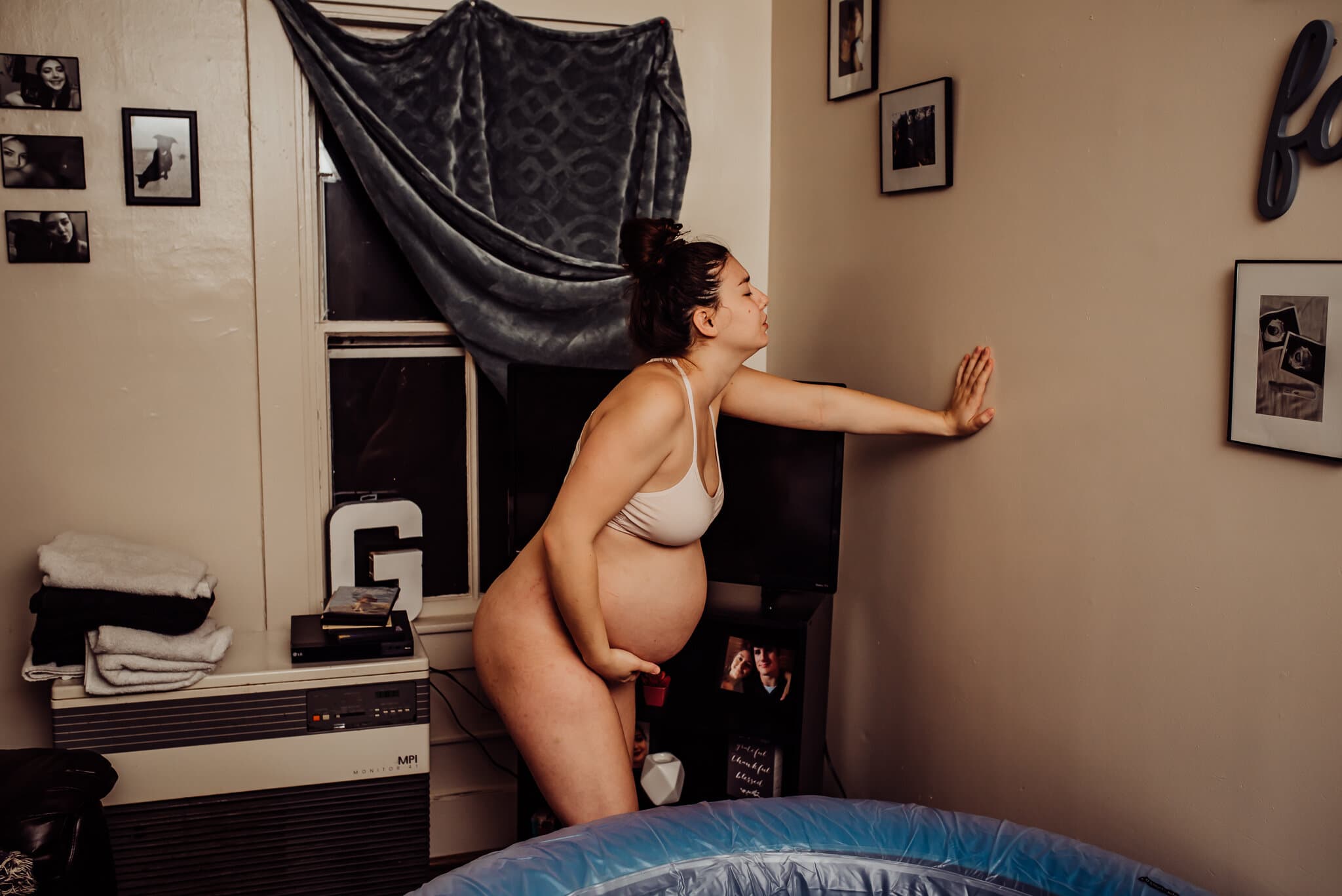 MaineBirthPhotographerMidwifeWatertubdelivery.11.jpg