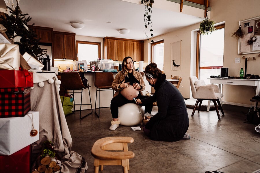 Maine-birth-photographer-midwife-doula-homebirth-33.jpg