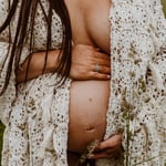 maternity photo Pregnant woman with boho blanket