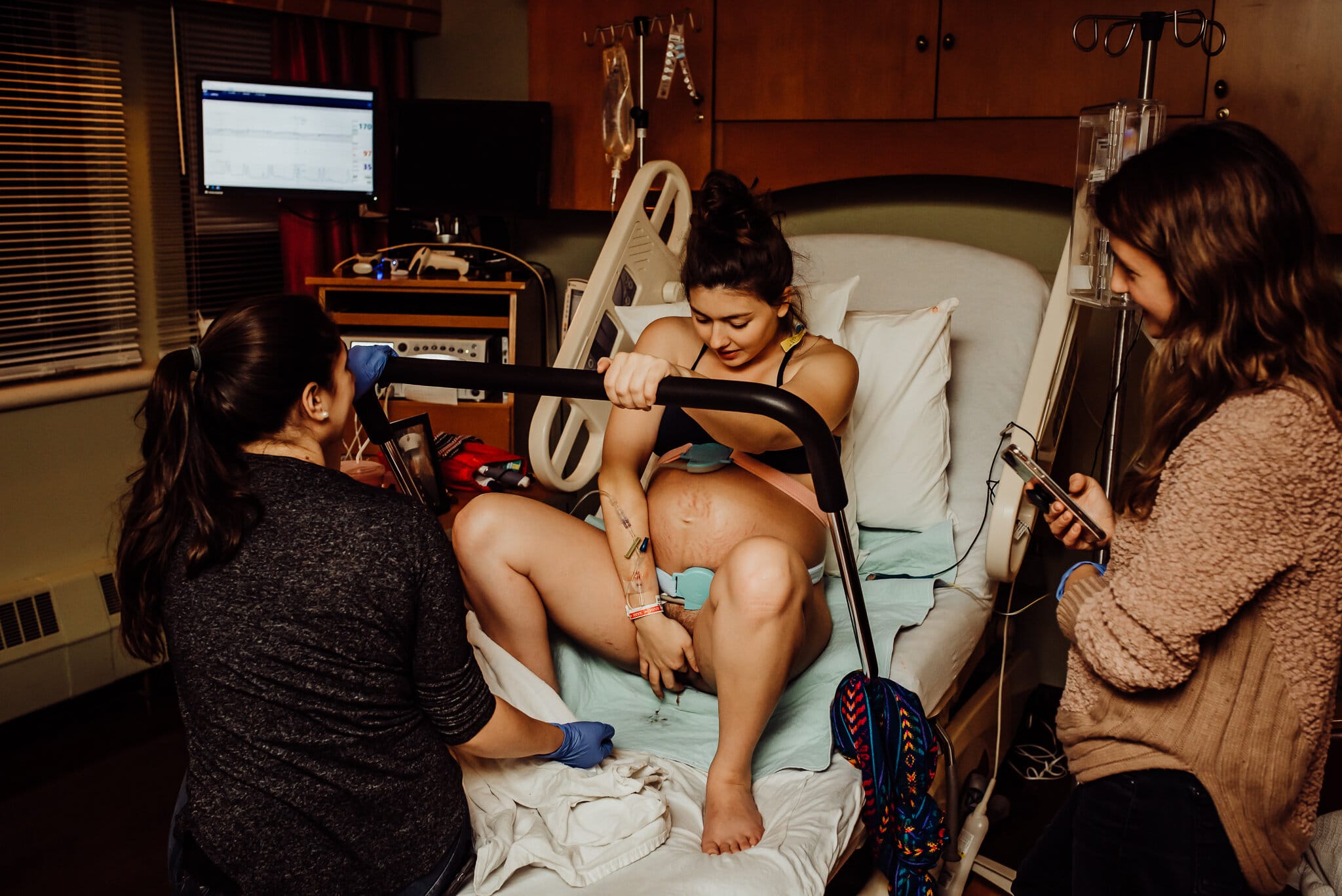 MaineBirthPhotographerMidwifeWatertubdelivery22.jpg