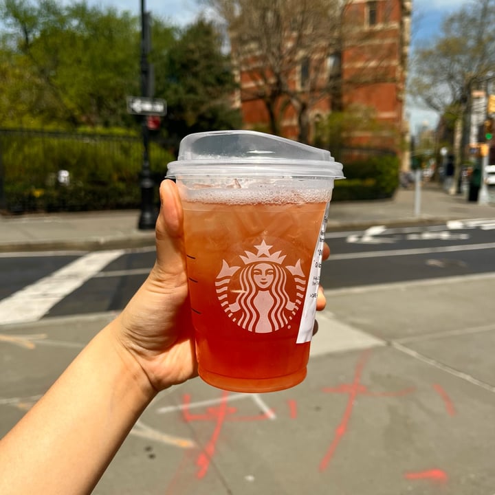 Starbucks Manhattan, New York, United States Iced Peach Green Tea