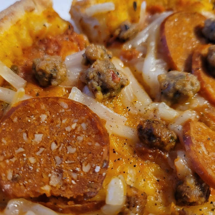 Trader Joe's Vegan meatless meat eaters pizza Review abillion