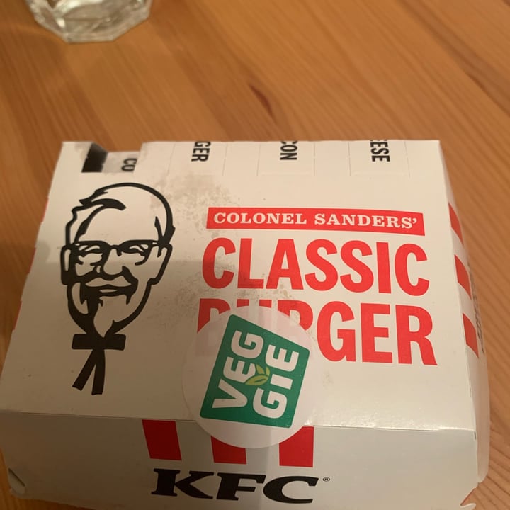 KFC Genève, Switzerland Veggie Menu Colonel Burger Review abillion