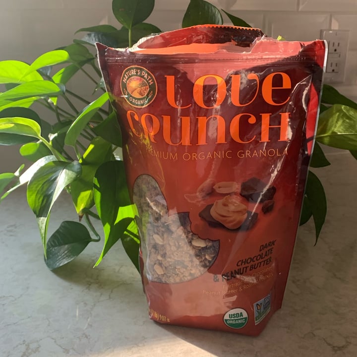photo of Nature's Path Love Crunch Dark Chocolate and Peanut Butter shared by @unejanie on  31 May 2023 - review