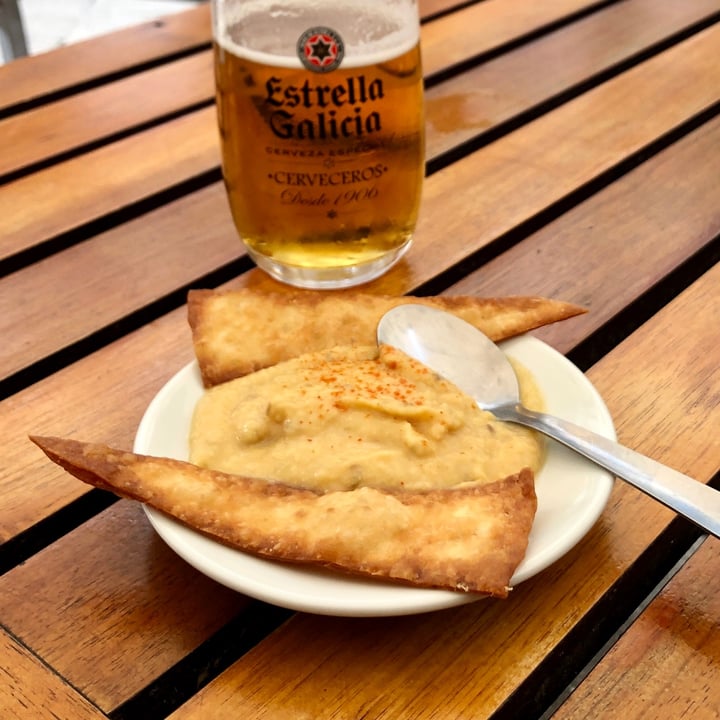Legends Cafe Lugo, Spain Pincho de hummus Review abillion
