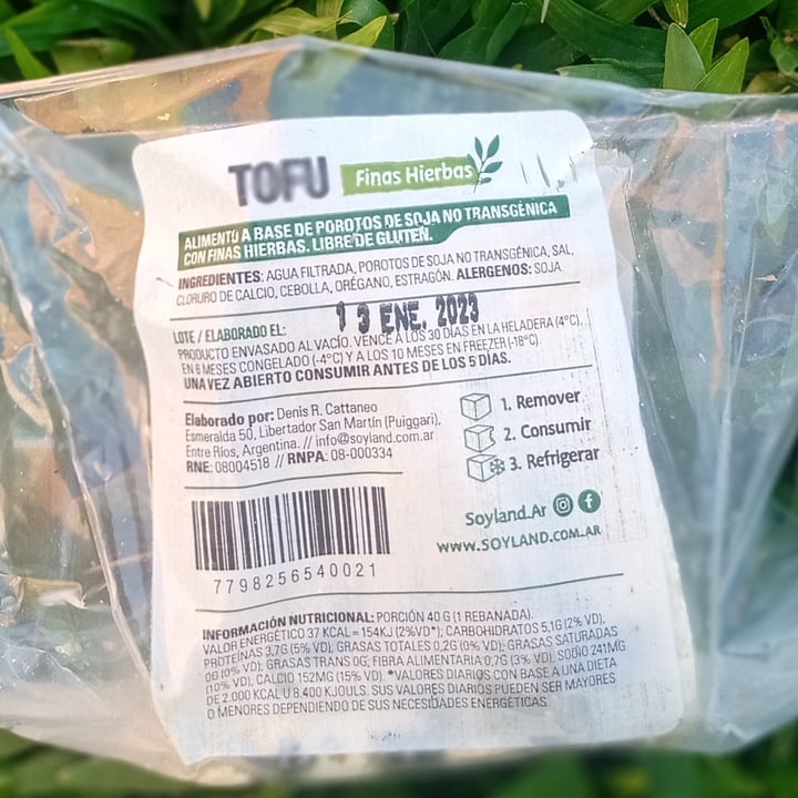 photo of SoyLand soyland tofu con hierbas shared by @lau1307 on  25 Jan 2023 - review