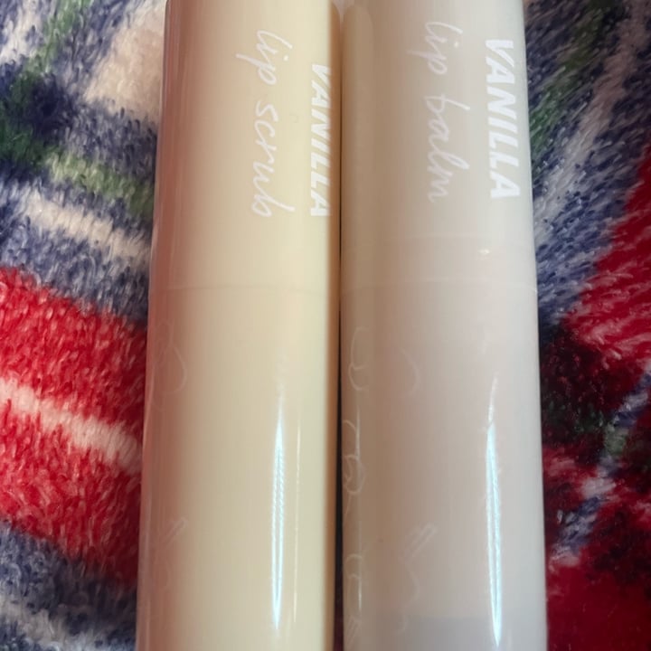 Colourpop vanilla lip scrub Review abillion
