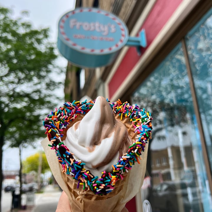 Frosty's cake + ice cream Lakewood, United States Soft Serve Review