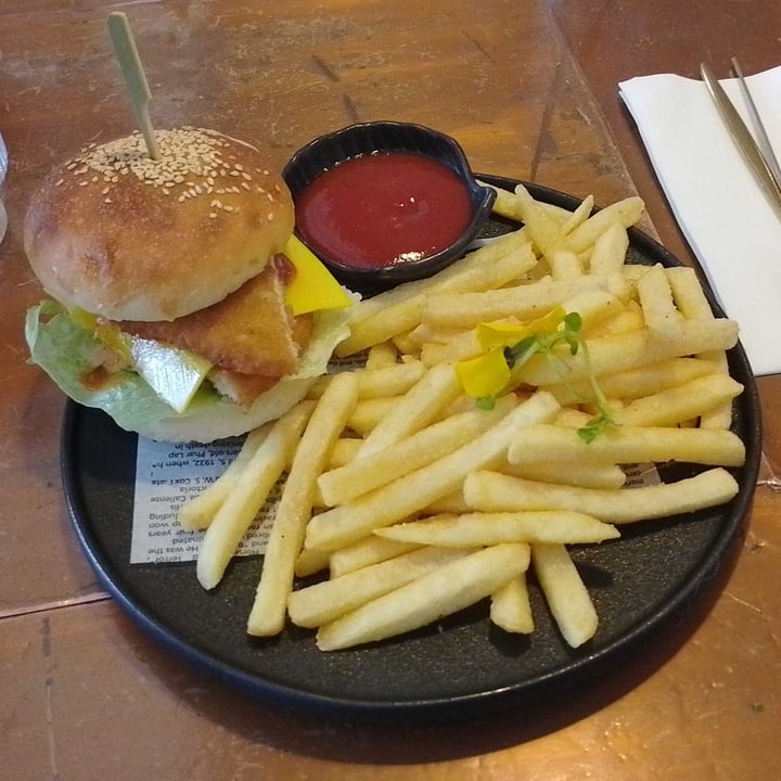 photo of The Little Poet Vegan Fried Chicken Kimchi Burger & Chips shared by @veganadam on  31 May 2023 - review