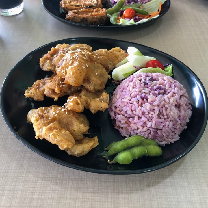 De' Grain Vegetarian Cafe Taman Daya, Kuching, Malaysia Emerald Fried