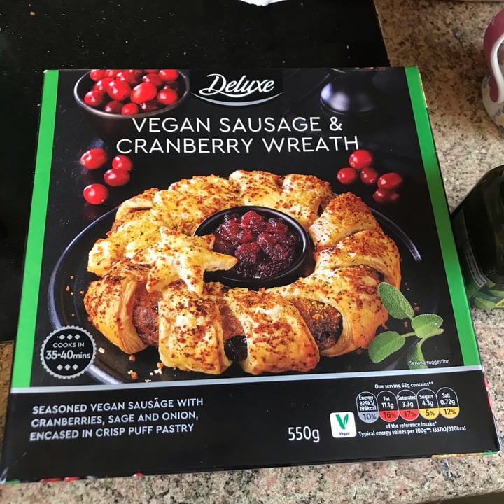 deluxe-vegan-sausage-cranberry-wreath-review-abillion