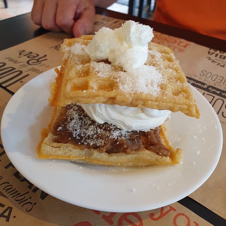 Box wafles y crepes Mar de las Pampas, Argentina waffle con dulce de