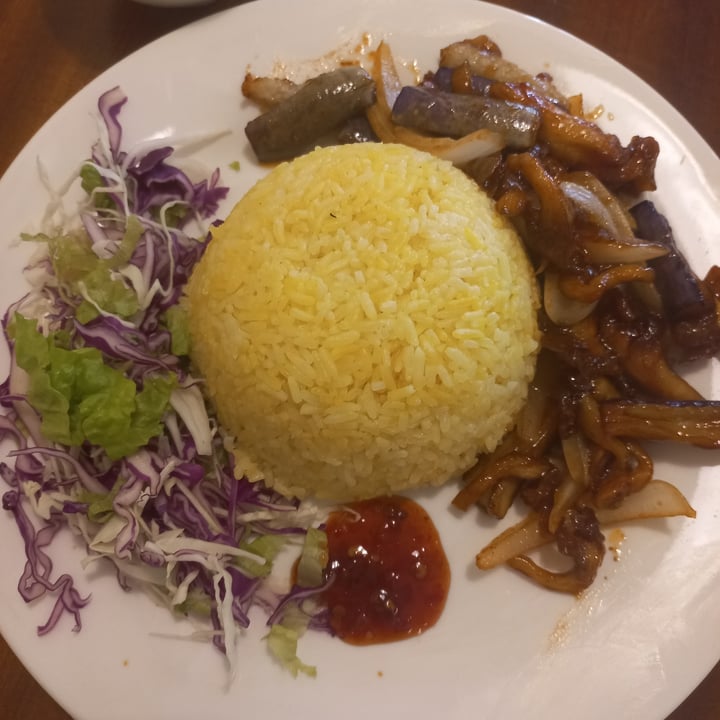 Nhà hàng chay Veggie Saigon Vegan Vietnamese & Thai Food Vietnam