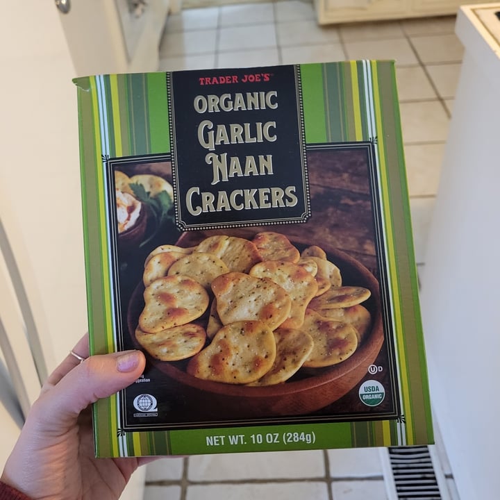 Trader Joe's Organic Garlic Naan Crackers Review abillion