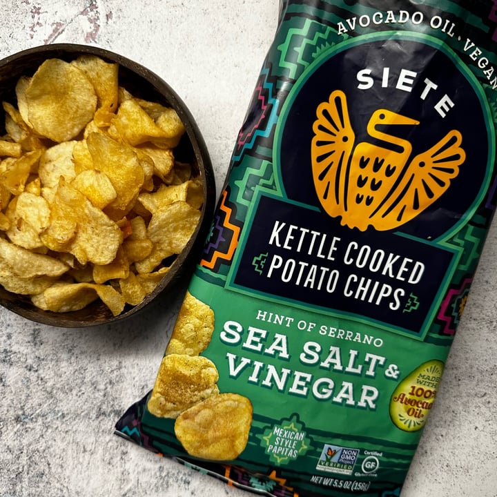 Siete Family Foods Kettle Cooked Potato Chips Hint of Serrano Sea