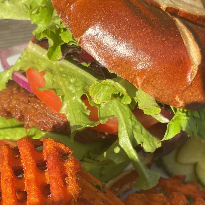 Thunder Island Brewing Co Cascade Locks, United States Field Roast