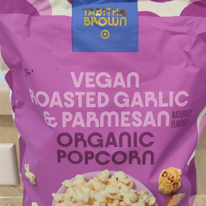 Tabitha Brown Vegan Roasted Garlic & Parmesan Organic Popcorn Review