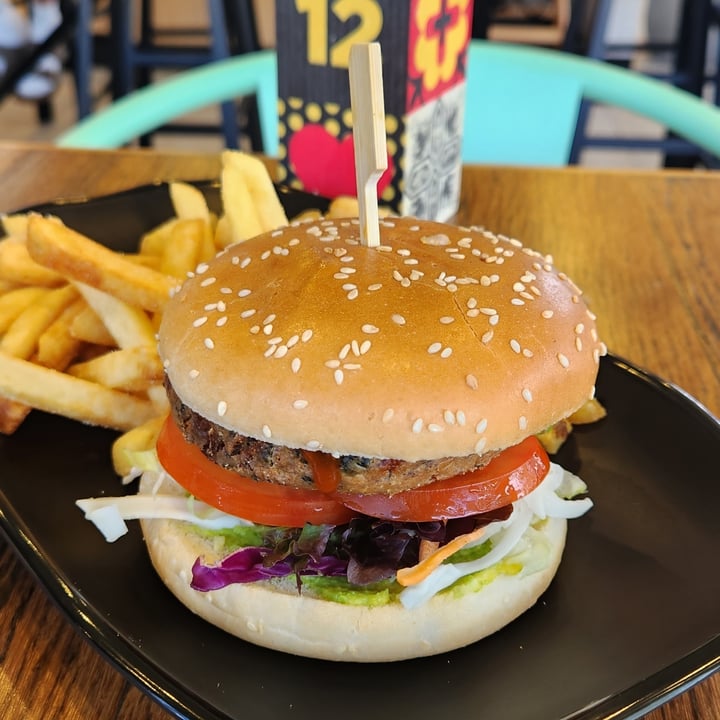 Oporto Southport Southport, Australia The Vegan Burger Meal Review