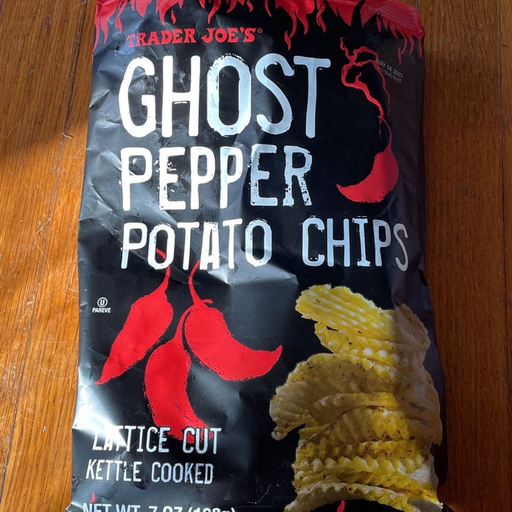 photo of Trader Joe's Ghost Pepper Potato Chips shared by @lovewins on  15 Feb 2023 - review