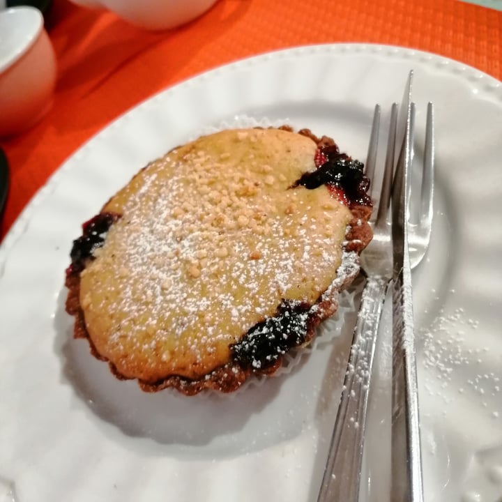 photo of Sweet Irene Crostatina Con Marzapane E Marmellata shared by @jeythealien on  20 Mar 2023 - review